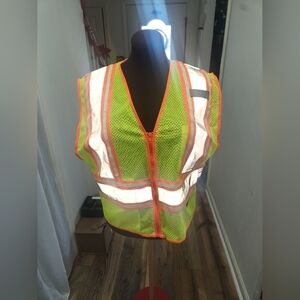 High-Visibility Safety Vest with Reflective Stripes Size Large